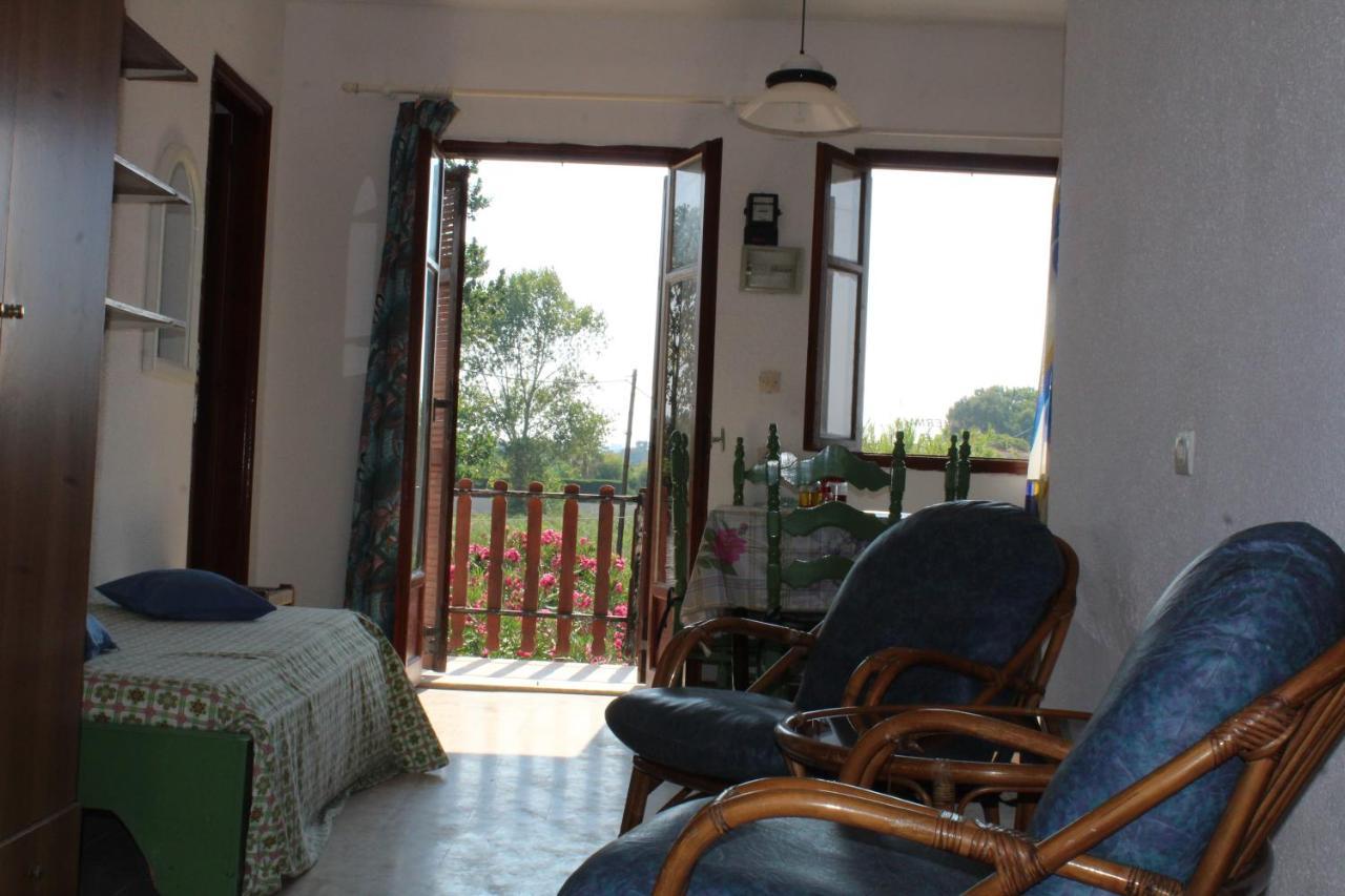 Nikos Seaside Apartments Litheres Exterior foto